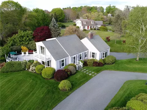 4 Arrowhead Dr, Tiverton, RI 02878 photo 3