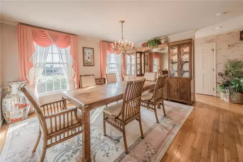 4 Arrowhead Dr, Tiverton, RI 02878 photo 8