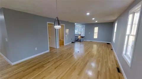 39 Robin Dr, Exeter, RI 02822 photo 7