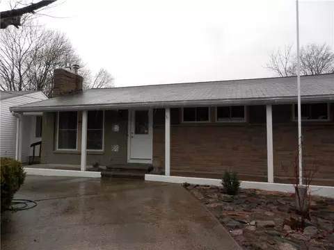 44 Crocus St, Warwick, RI 02886 photo 2