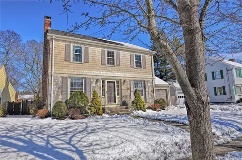 10 Adele Ave, East Providence, RI 02916 photo 1