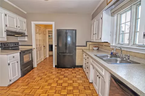 10 Adele Ave, East Providence, RI 02916 photo 9