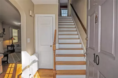 10 Adele Ave, East Providence, RI 02916 photo 5