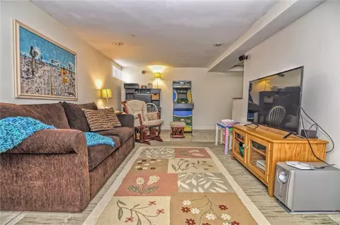 10 Adele Ave, East Providence, RI 02916 photo 31