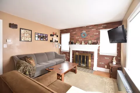 19 Maplehurst Ave, Warwick, RI 02889 photo 9