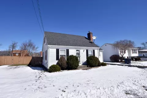 19 Maplehurst Ave, Warwick, RI 02889 photo 1