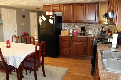 856 Manville Rd, Woonsocket, RI 02895 photo 6