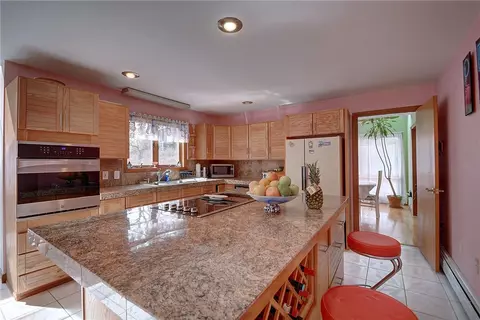 38 Moonlight Dr, Westerly, RI 02891 photo 8
