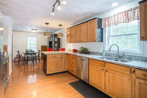 320 Plainfield Pike, Coventry, RI 02827 photo 7
