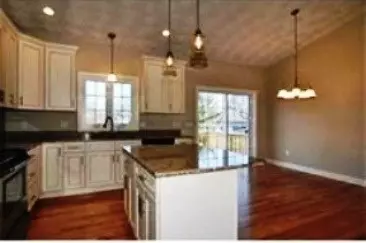 6 Beth Ave, Warren, RI 02885 photo 2