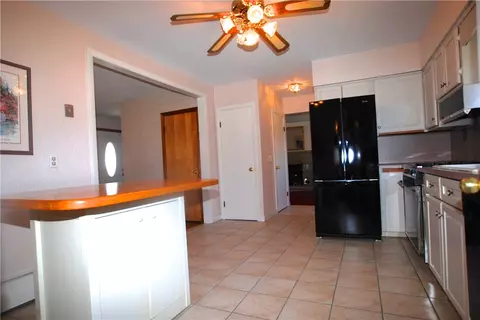 4 Brayton Ave, Warwick, RI 02886 photo 11