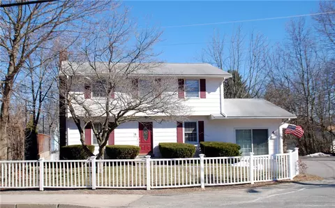 4 Brayton Ave, Warwick, RI 02886 photo 2
