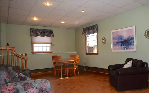 4 Brayton Ave, Warwick, RI 02886 photo 9