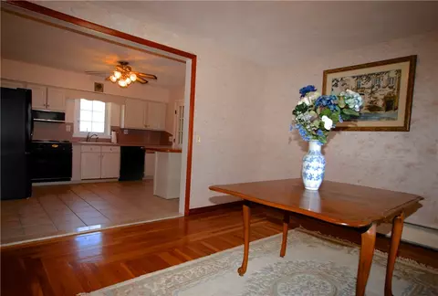 4 Brayton Ave, Warwick, RI 02886 photo 12