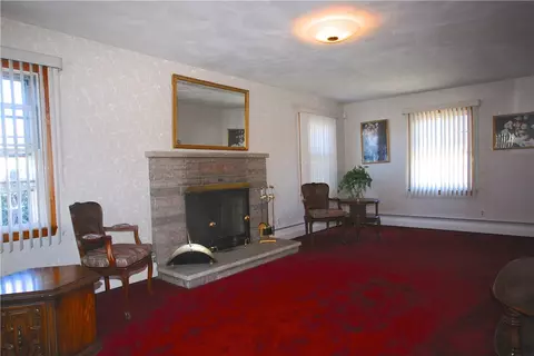 4 Brayton Ave, Warwick, RI 02886 photo 17