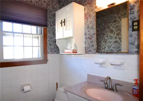 4 Brayton Ave, Warwick, RI 02886 photo 14