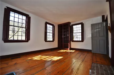 116 Transit St, Providence, RI 02906 photo 24