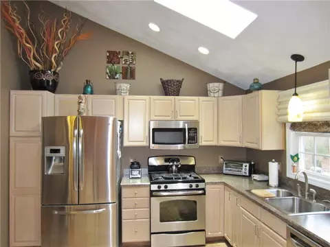 7 Pine Hill Rd, Coventry, RI 02816 photo 6