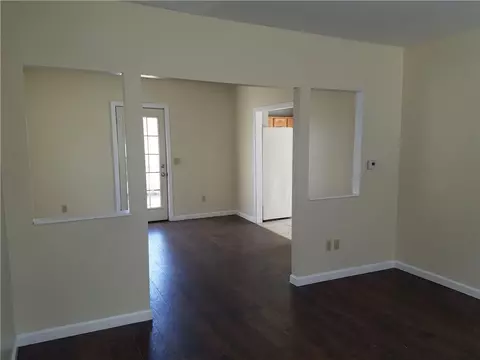 21 Snow St, Woonsocket, RI 02895 photo 2
