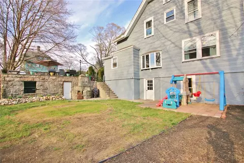 43 Maple St, Woonsocket, RI 02895 photo 18