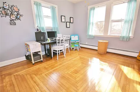 43 Maple St, Woonsocket, RI 02895 photo 8