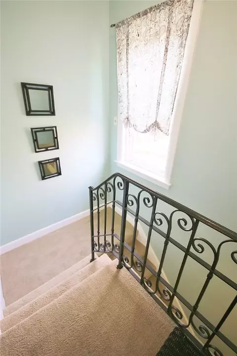 43 Maple St, Woonsocket, RI 02895 photo 9