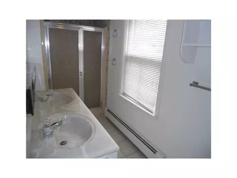 74 Hamlet Ave, Woonsocket, RI 02895 photo 8
