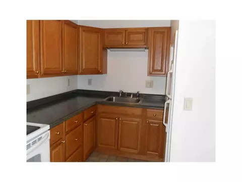74 Hamlet Ave, Woonsocket, RI 02895 photo 14
