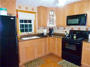 69 Betsey Williams Dr, Warwick, RI 02889 photo 3