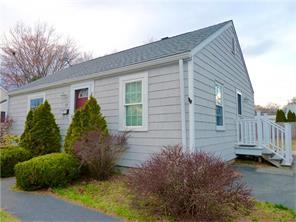 69 Betsey Williams Dr, Warwick, RI 02889 photo 1