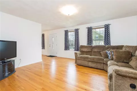 118 Avenue B Ave, Woonsocket, RI 02895 photo 5