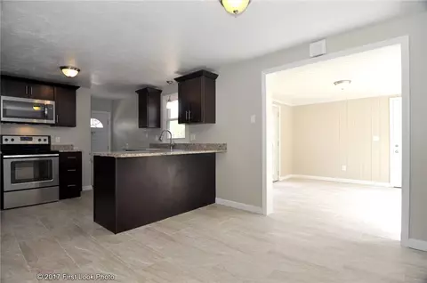 33 Goodrich Ave, Warwick, RI 02886 photo 4