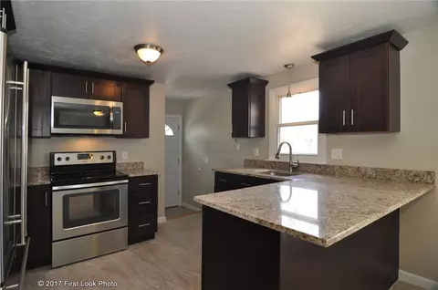33 Goodrich Ave, Warwick, RI 02886 photo 5