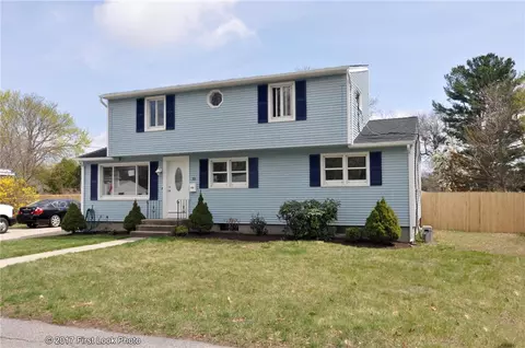 33 Goodrich Ave, Warwick, RI 02886 photo 2