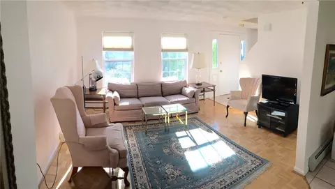 180 Mohawk Trl, Cranston, RI 02921 photo 8