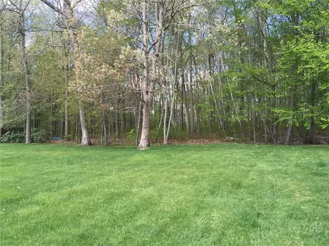 180 Mohawk Trl, Cranston, RI 02921 photo 13
