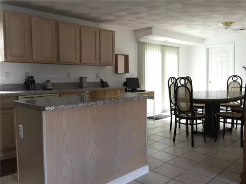 180 Mohawk Trl, Cranston, RI 02921 photo 4