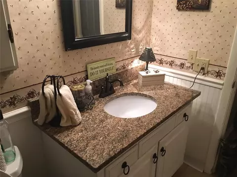 174 Walnut Hill Rd, Woonsocket, RI 02895 photo 8