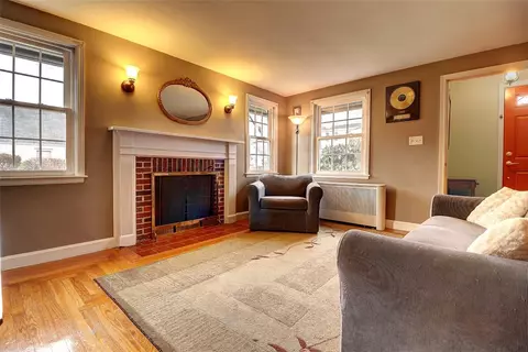 86 Pershing St, Cranston, RI 02910 photo 3