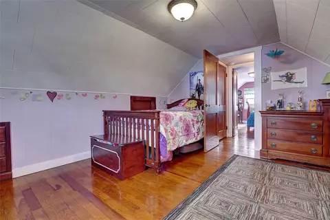 86 Pershing St, Cranston, RI 02910 photo 16