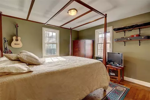86 Pershing St, Cranston, RI 02910 photo 13