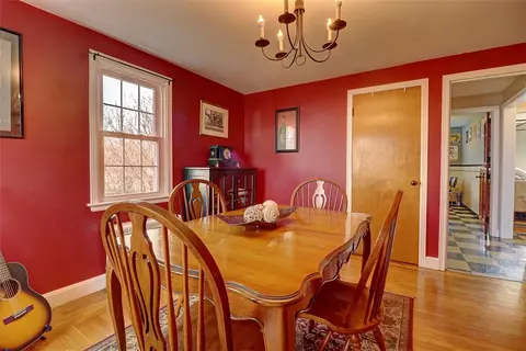 86 Pershing St, Cranston, RI 02910 photo 11