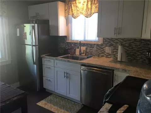 64 Ralston St, Warwick, RI 02888 photo 2