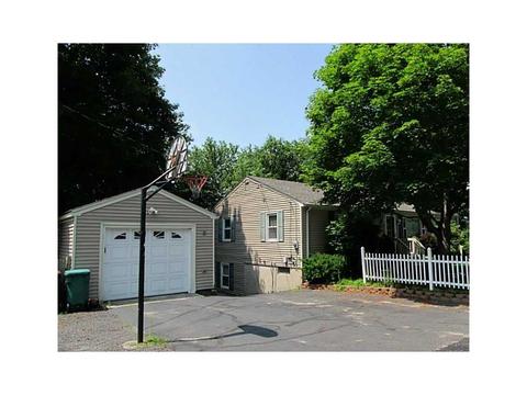 7 Fall St, Woonsocket, RI 02895 photo 3