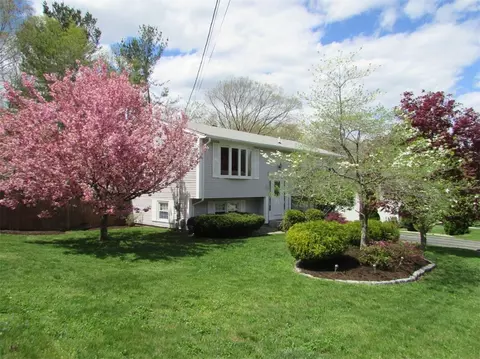 26 Centennial St, Coventry, RI 02816 photo 3