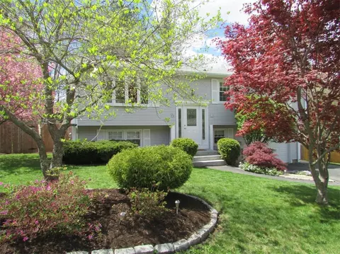 26 Centennial St, Coventry, RI 02816 photo 2