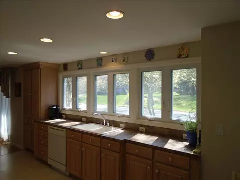 64 Red Chimney Dr, Warwick, RI 02886 photo 8