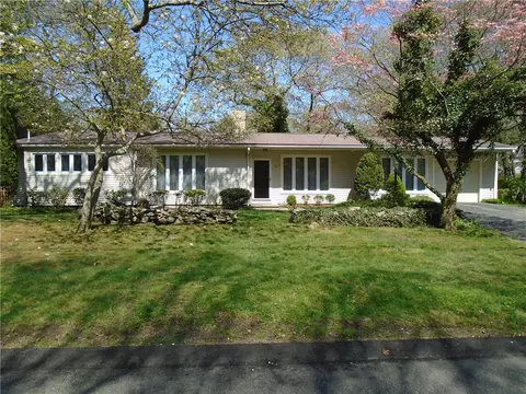 64 Red Chimney Dr, Warwick, RI 02886 photo 1