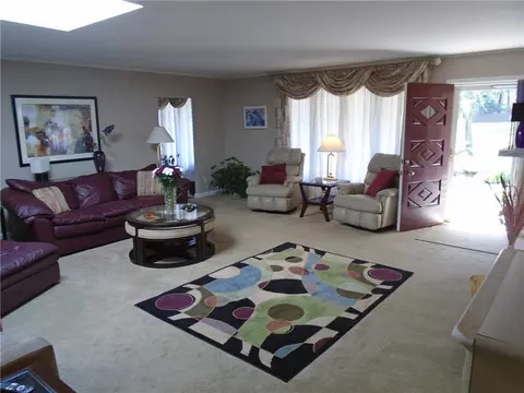 64 Red Chimney Dr, Warwick, RI 02886 photo 3