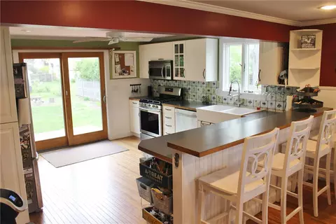 38 Natick Ave, Warwick, RI 02886 photo 8